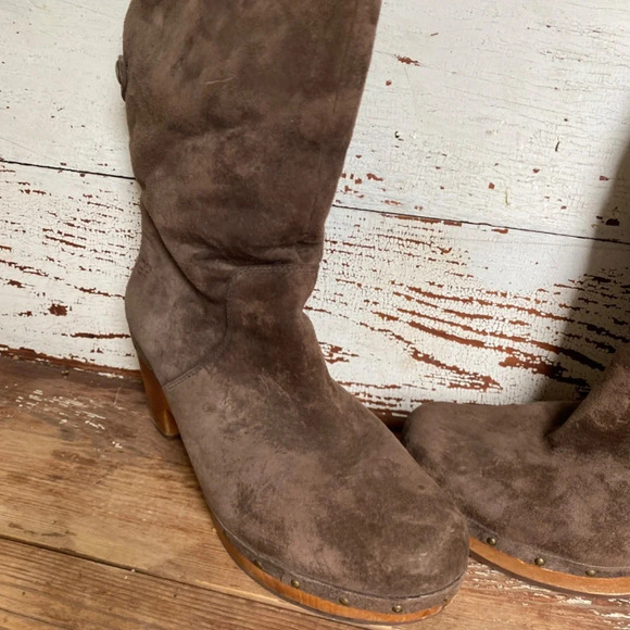 UGG Lynea Brown Suede Boot 9 - Picture 11 of 13